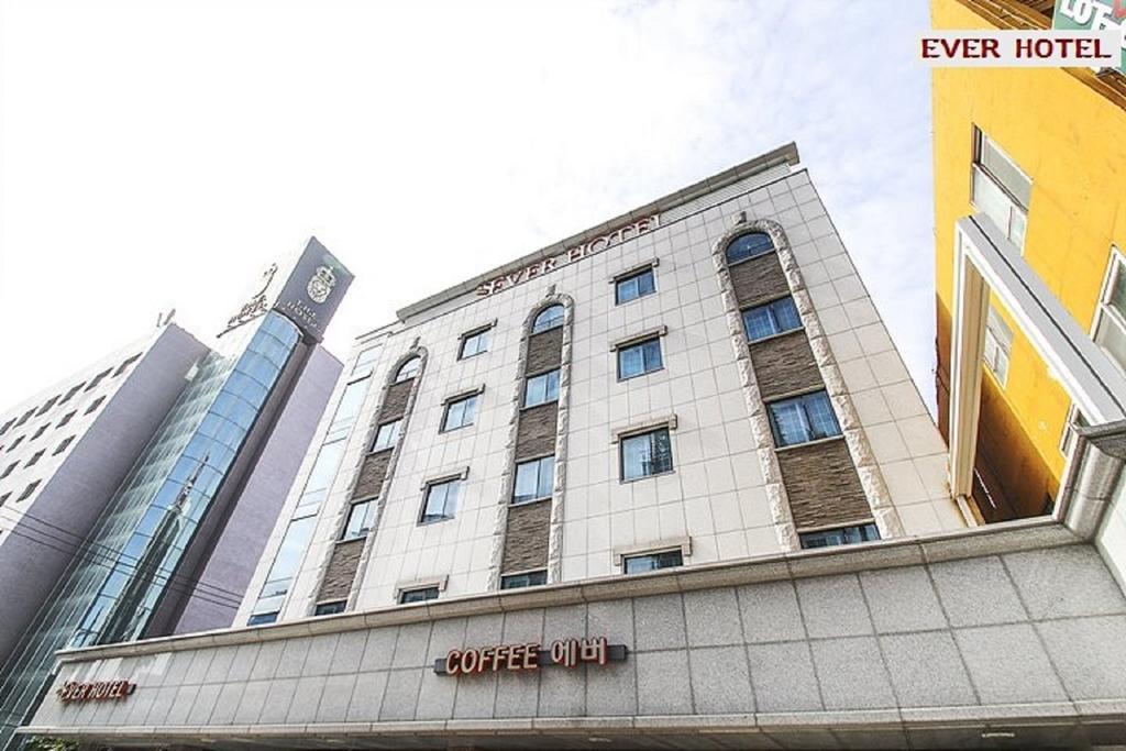 Ever Hotel Jeju Exterior foto